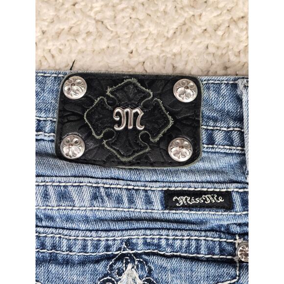 Miss Me Capri Jeans Womens Size 28 Blue Denim Cross Y2K Embellished JP5335P6 - Picture 14 of 16